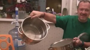 Куда девать яблоки!!! Гоним самогон, нет - СОК ! Без сахара и сахарина!! Дачникам на заметку!