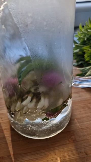 herbata z "siaty" dary natury: kwiaty akacji, koniczyna, mięta, kwiat czarnego bzu смотреть онлайн