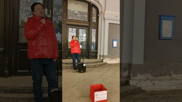 Очень красивый голос и песня лирическая 💖