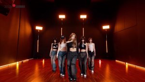 LE SSERAFIM - ‘HOT’ dance practice [MIRRORED]