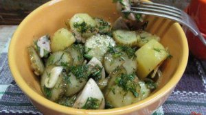 Салат с маринованными шампиньонами и огурцами