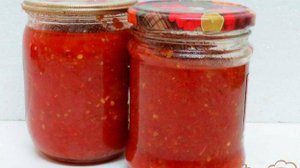 Аджика из помидоров яблок и перца