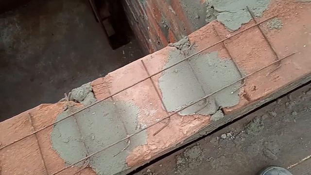 Армирование кладочной сеткой простенков в пол кирпича