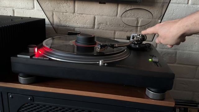 Technics SL1200 Mk4 & Technics epc-205c смотреть онлайн