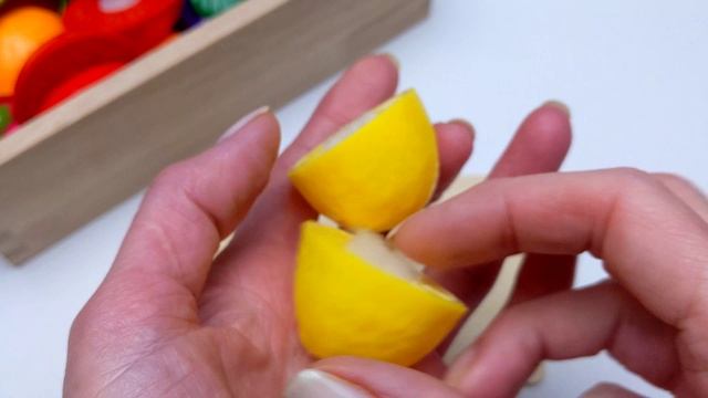 Развлечение для детишек - как нарезать фрукты и овощи ASMR