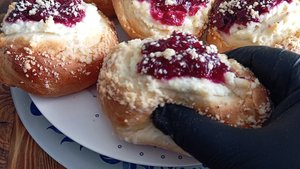 Ватрушки с творогом и вишней! Сказочные ватрушки! РЕЦЕПТ на 8 шт.
