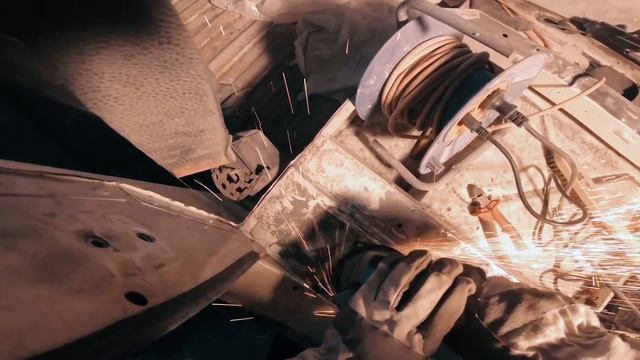 Welding my 89" VW T3 Caravelle 2K смотреть онлайн