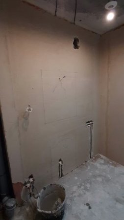 Штукатурка стен в санузле. Ремонт. Калининград.