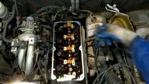 Замена маслосъемных колпачков Mitsubishi Pajero Mini, регулировка клапанов.