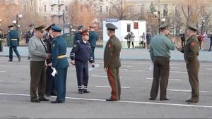 Генерал на репетиции Парада в Чите.