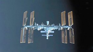 Crew Dragon с российским космонавтом пристыковался к МКС