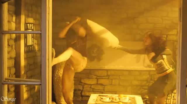 Белое на черном