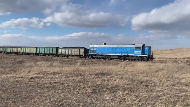 Уникальная поездка на "Черногорский разрез" за частными поездами | Железная дорога смотреть онлайн