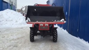 Беларус-320.4 с фронтальным погрузчиком и щеткой