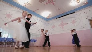 ПРОЩАЛЬНЫЙ ВАЛЬС (муз., сл. и исполнение Л.Горцуевой)