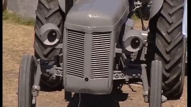 Her kommer Gråtass | Gråtass | Little Grey Fergie смотреть онлайн