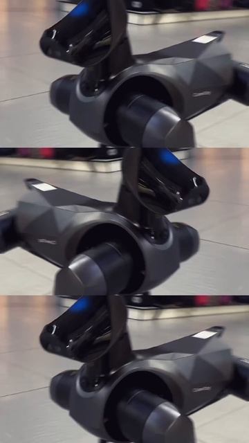 В Самаре наступило будущее #робот #пёс #робототехника #dog #dogfriendly #животные #будущее смотреть онлайн