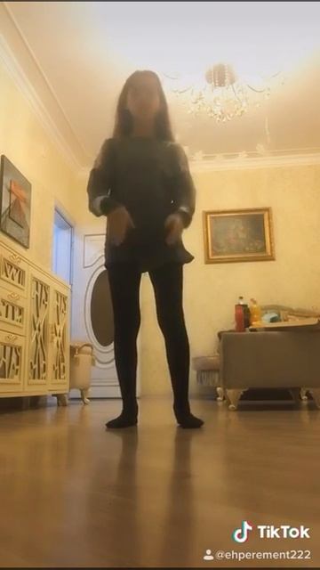 Танец ног.Песня из Tik toka❤️😘 смотреть онлайн