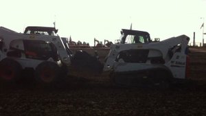 BOBCAT S850 AGAINST BOBCAT T870, PUSHPOWER