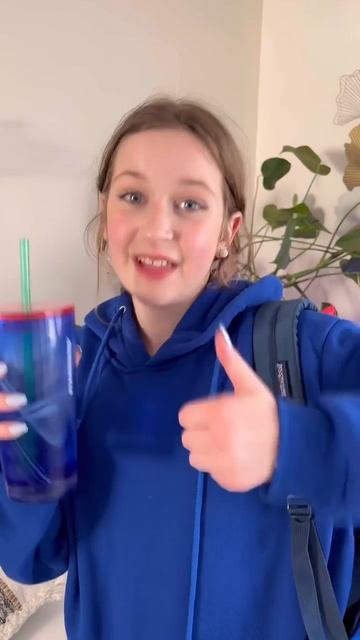 Pink and Blue Backpacks! 💖💙 #shorts #school #blue #pink #challenge #sistersplay смотреть онлайн