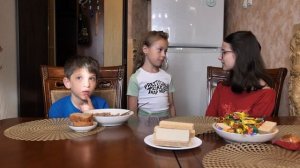 KRD-28s-17-Завтрак напоказ