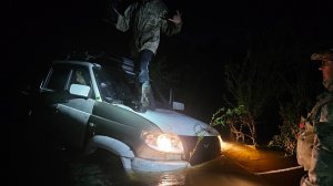 Утопили уазик