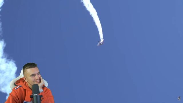 РАЗРАБОТЧИКИ ЗАСТАВИЛИ ЛЕТЕТЬ ПРИВЯЗАНЫМ К САМОЛЕТУ ИГРАЯ В ИГРУ!!! смотреть онлайн