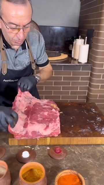 Говяжая грудинка на гриле  Просто шикарно    Подробный рецепт смотрите в сторис и актуальном смотреть онлайн