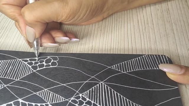 Art of Sketching 🩶➰👩🏽🎨➿🤍| Black 🔘 White | Pen | Artistic Ingenuity | Good Mood | Happy |freek |OCD