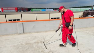 Весенний Поиск Протечек на Плоской мембранной кровле . Регламентное обслуживание обьекта