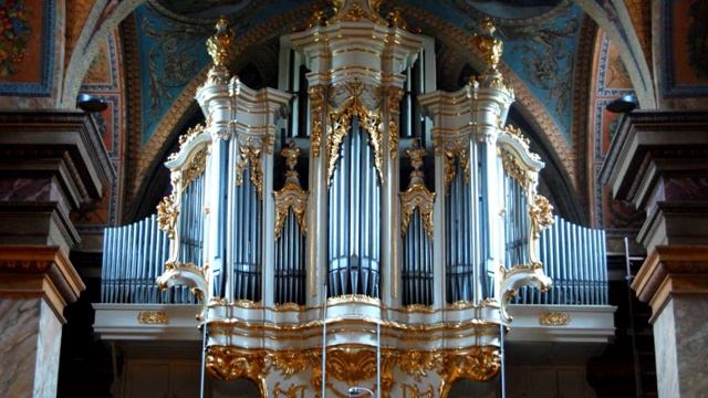 Spuśćcie nam na ziemskie niwy / Katedra Kielecka / 6.12.2009 смотреть онлайн