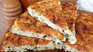 Творожная запеканка с брынзой и зеленью