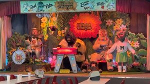 Billy bobs wonderland music goes round and round!