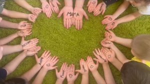 МБДОУ 314. Старшая группа 5 поздравляет своих мам с 8 марта