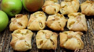 Слойки с творогом бананом и яблоком