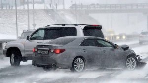 Снегопады ворвались в Москву. Массовые ДТП из-за гололеда произошли на трассах в российской столице