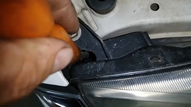 Снятие поворотника toyota caldina st 210.mp4 смотреть онлайн