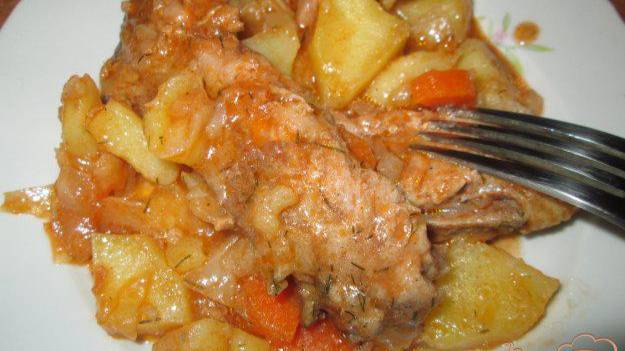 Жаркое со свиными ребрами и картофелем