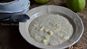 Овсяная каша с яблоком