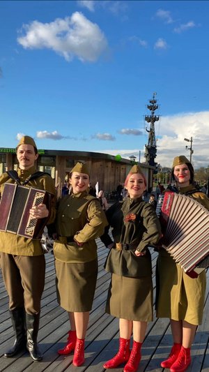 Военная программа "Весна 45 года" - в честь героев былых времён поём любимые песни ВОВ.