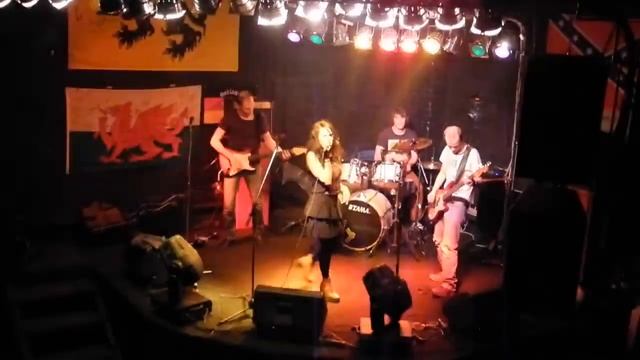 Chinese Elephants - Foul Song смотреть онлайн