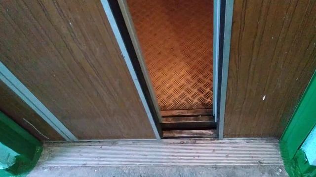 Лифты КМЗ 1986 г.в. (пасс. лифт с новым купе) в доме серии П-44, V=1 м/с, г/п 500, 320 кг смотреть онлайн