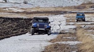 Jeep Wrangler YJ & Lada 4x4