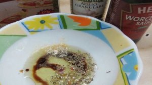 Салат с курицей и помидором