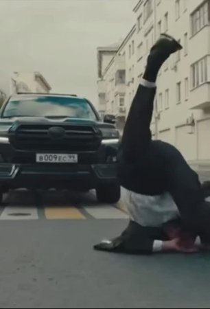 Авария Мальчик упал с лестницы Ну, погоди, Москва, Малыш и Карлсон!