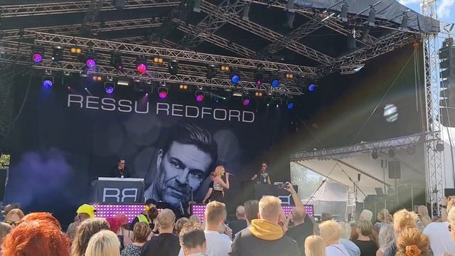 ressu redford  -  hubba bubba   Live järvenpää 2021