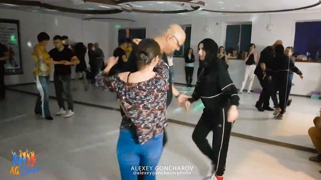 Salsa on 2 New York with Mario Hazarika with two partners Daria Milshina  Daria Pevna