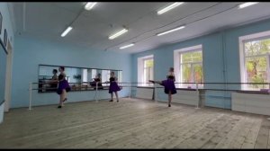 Народно-сценический танец 8 класс (5 год обучения).Преподаватель: Пугачева Д.А.