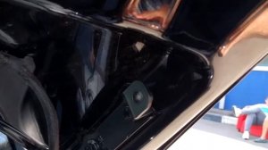Установка упоров для капота на Volkswagen Tiguan. Upory.ru