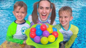 Влад и Ники. Дети играют с водными игрушками и хотят пойти в аквапарк! Видео для детей.